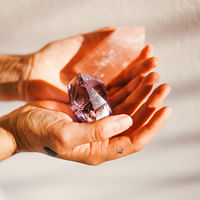 A Comprehensive Healing Crystals Chart for Beginners